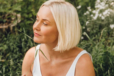 Reclaiming Your Midlife Glow_ How Hormone Therapy Supports Confidence and Energy