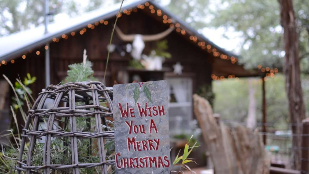 Mistakes to Avoid When Traveling During the Holiday Season (1)