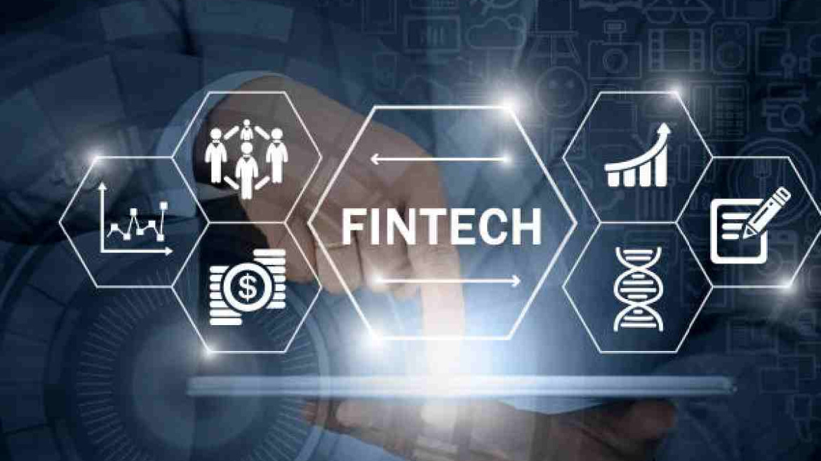 Why Professionals Should Learn FinTech in 2025